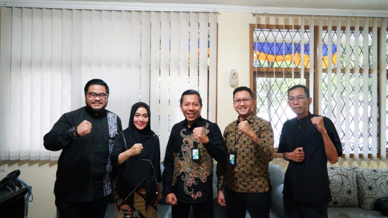 Pertemuan antara Diskominfo Garut dengan BPJS Ketenagakerjaan Garut di Kantor Diskominfo Garut, Jalan Pembangunan, Kecamatan Tarogong Kidul, Kabupaten Garut, Kamis (9/2/2023). (Foto : Anggana Mulia Karsa/Kurniawan).