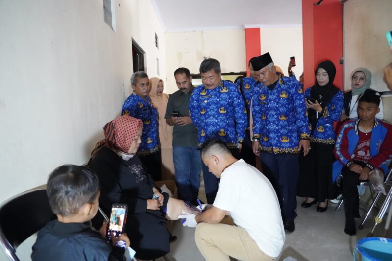 Pelaksanaan pengukuran kaki dan tangan palsu yang dilaksanakan di Gedung Sosial Center Dinsos Kabupaten Garut, Jalan Patriot, Kecamatan Tarogong Kidul, Kabupaten Garut, Jum'at (17/2/2023).  (Foto: Anggana Mulia/ Rahmatillah Ramadhani/ Pasha Salsabila Hanipa/ Diskominfo Garut)