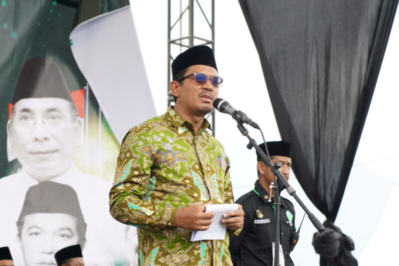 Wakil Bupati Garut, dr. Helmi Budiman menghadiri acara Resepsi Puncak Hari Lahir (Harlah) Satu Abad Nahdatul Ulama (NU) Tingkat Kabupaten Garut, di SOR R.A.A. Adiwijaya, Ciateul, Jalan Proklamasi, Kecamatan Tarogong Kidul, Kabupaten Garut, Minggu (19/2/2023). (Foto: Muhamad Azi Zulhakim/ Ilham Kautsar Prawira/ Diskominfo Garut)