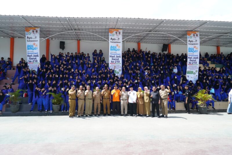 Pelaksanaan _launching_ Pekan Aksi Bergizi Tingkat Kabupaten Garut Tahun 2023 bagi 210 sekolah di Kabupaten Garut, yang secara simbolis yang dilaksanakan di SMKN 1 Garut, Jalan Cimanuk, Kecamatan Tarogong Kidul, Kabupaten Garut, Senin (20/2/2023). (Foto: Anggana Mulia/ Yogi Budiman/ Nindi Nurdiyanti/ Diskominfo Garut)