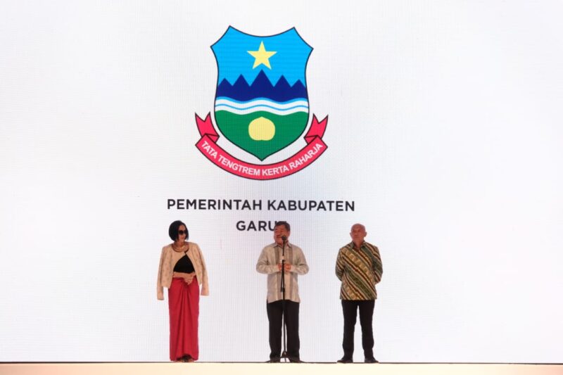 Bupati Garut, Rudy Gunawan, memberikan sambutan dalam acara Indonesia Fashion Week 2023 yang dilaksanakan di Jakarta Convention Center (JCC), Jakarta Pusat, Jum'at (24/2/2023). (Foto : Yeni Yunita/Diskominfo Garut).