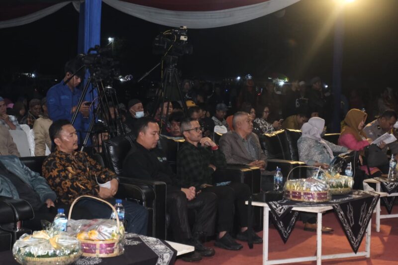 Pelaksanaan Pertunjukan Rakyat berapa Pergelaran Wayang Golek dengan lakon 