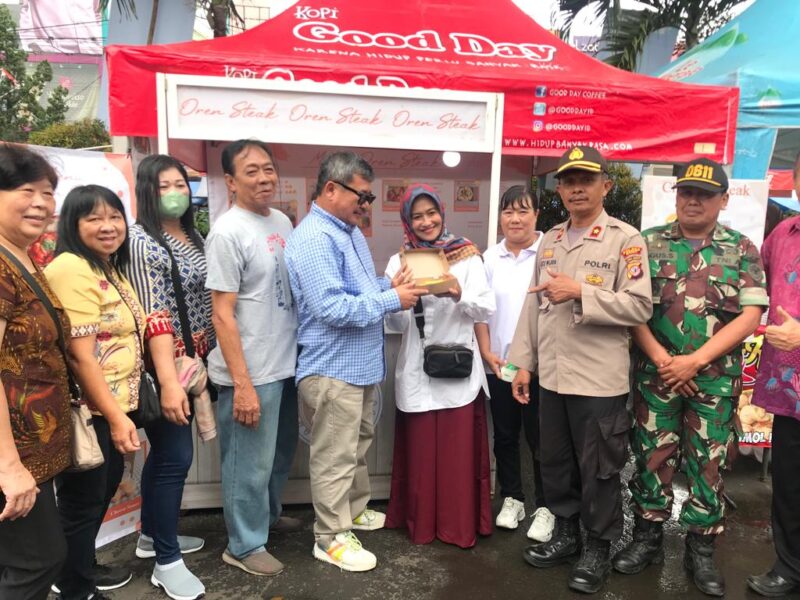Pelaksanaan The Great Lunar Bazar Kuliner yang dilaksanakan di Halaman Mall Ramayana Garut, Kecamatan Garut Kota, Kabupaten Garut, Sabtu (25/2/2023). (Foto: Rahmatillah Ramadhani/ Diskominfo Garut)