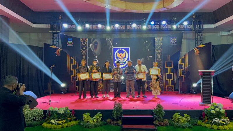 Pelaksanaan Malam Puncak Penganugerahan Wanoja Desa Tahun 2023 yang dilaksanakan di Ballroom Kassiti Fave Hotel, Jalan Cimanuk, Kecamatan Tarogong Kidul, Kabupaten Garut, Selasa (28/2/2023). (Foto: Deni Seftiana/ Anggana Mulia/ Diskominfo Garut)