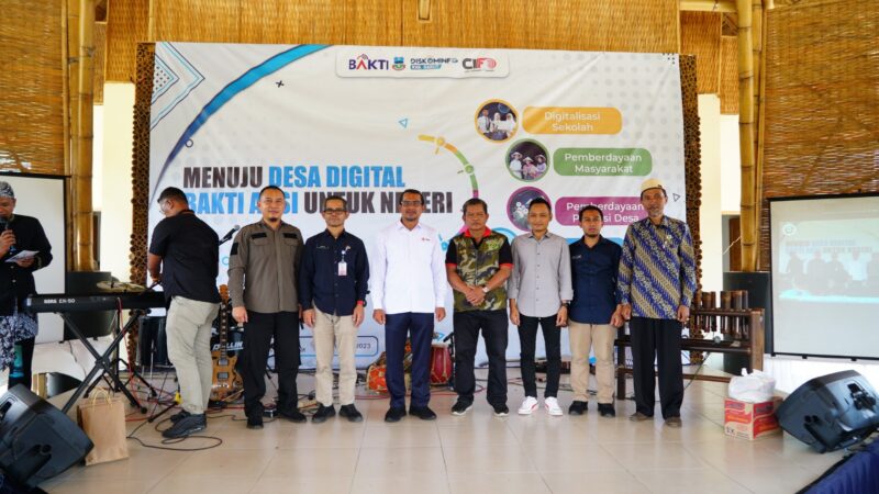 Pelaksanaan Sosialisasi Program Bakti Aksi dan Peresmian Program Internet Bakti Kominfo Tahun 2023 yang dilaksanakan di Bamboo Creative Center, Desa Selaawi, Kecamatan Selaawi, Kabupaten Garut, Selasa (21/2/3/2023). (Foto : M. Azi Zulhakim & Moch. Ahdiansyah/Diskominfo Garut).