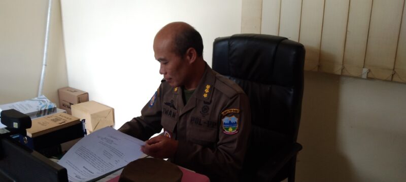 Sekretaris Satpol PP Kabupaten Garut, Iwan Riswandi saat ditemui Media www.Penagarut.com di Kantor Satpol PP Garut, Jalan Pahlawan, Kecamatan Tarogong Kidul, Rabu (11/4/2023). Poto Ihsan 