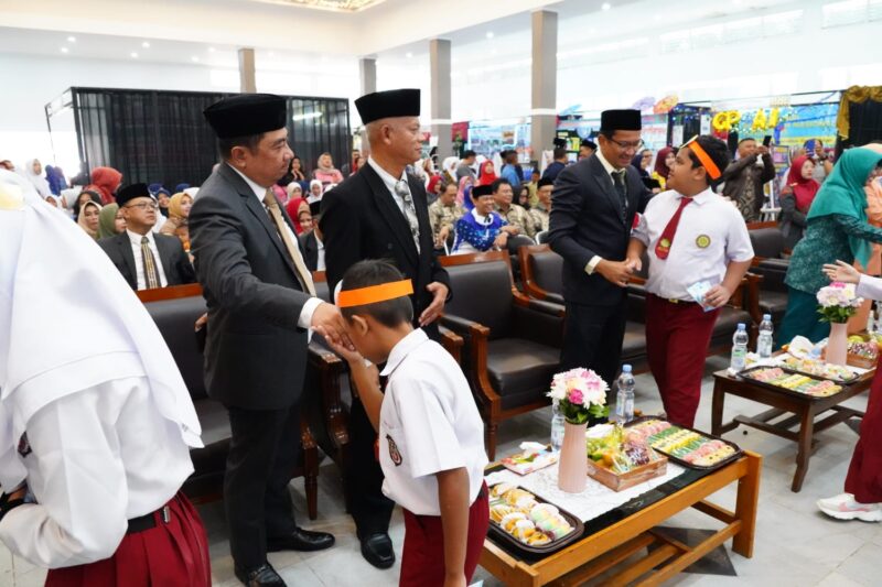 Pelaksanaan Pameran Hari Pendidikan Nasional (Hardiknas) Tahun 2023 tingkat Kabupaten Garut di Gedung Pendopo Garut, Jalan Kabupaten, Kecamatan Garut Kota, Kabupaten Garut, Selasa (02/05/2023). (Foto: Moch Ahdiansyah/ M Azi/ Bagus/ Deni Seftiana/ Diskominfo Garut)