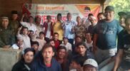 Anggota fraksi PKS Dede Salahudin Poto bersama dengan masyarakat kampung Mulabaruk (Poto Ihsan)