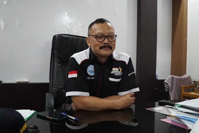Wakil Presiden Paguyuban Asep Dunia, Asep Jaelani saat diwawancarai di Kantor Dinas Perhubungan, Kecamatan Tarogong Kidul, Kabupaten Garut, Jum'at (7/7/2023).