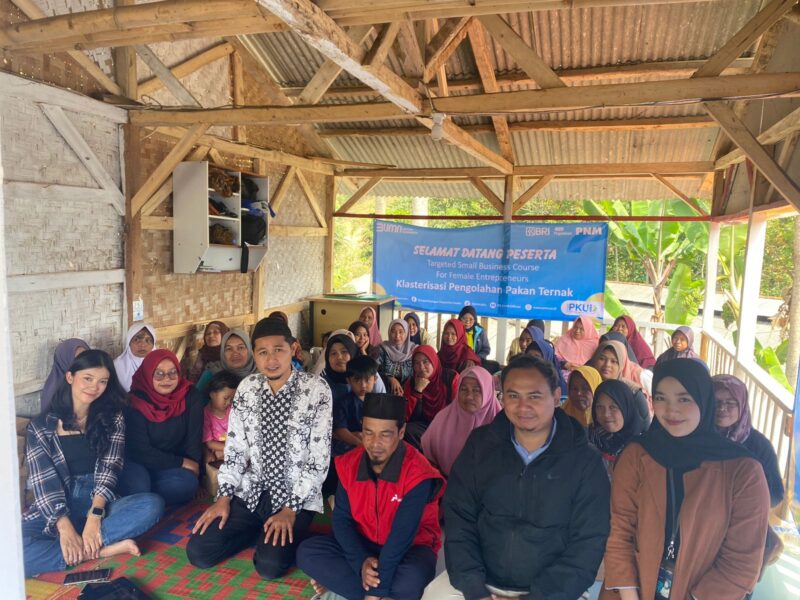 PENA GARUT.COM-Garut, 26 Juli 2023 –  PNM Cabang Garut mengadakan kegiatan Pengembangan Kapasitas Usaha  (PKU) Klasterisasi Pakan Ternak sebagai program perusahaan dalam meningkatkan produktivitas pelaku UMKM atau nasabah PNM.