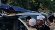 Salah Satu Jemaah haji asal kampung Ciloa,Desa Sindang ratu H. Juanda disambut ratusan orang yang merupakan sanak saudara dan keluarganya