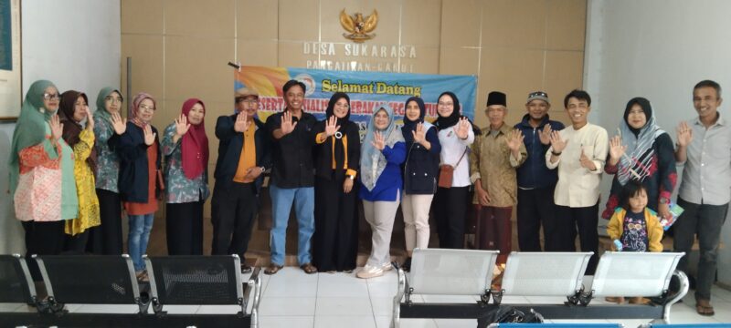 Dalam upaya memajukan dan mencegah stunting pada balita, ahli kesehatan Herfia Risfiani menggelar kegiatan yang antusias dan interaktif. Artikel ini membahas faktor langsung dan tidak langsung yang menyebabkan stunting pada balita, serta pentingnya kerjasama dari pihak kesehatan dan masyarakat dalam pencegahan. Temukan tips dan kiat pencegahan stunting yang disampa langsung Herfia Risfani