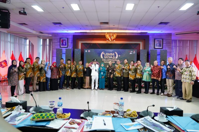 Kepala Desa Cinta, Gaos Hamdani, menyampaikan inovasi _social enterprise_ dalam Pemaparan Calon Juara Lomdeskel tingkat Regional Tahun 2023, yang dilaksanakan di Ruang Rapat Paramanda Lantai 4 Gedung C Direktorat Jenderal Bina Pemerintahan Desa Kemendagri RI, Jalan Raya Pasar Minggu, (06/08/2023).