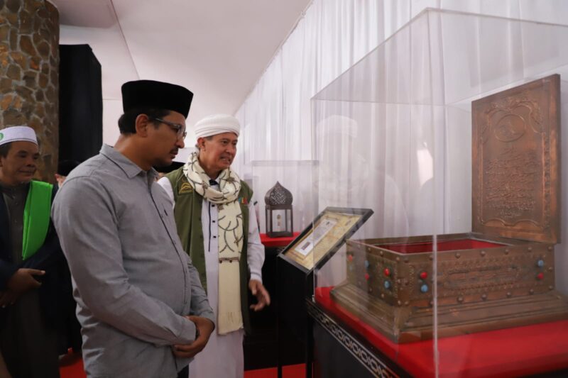 Wakil Bupati Garut, dr. Helmi Budiman membuka secara resmi pelaksanaan Idul Khotmi Tarekat Tijaniyah Nasional ke-231 yang digelar di Pesantren Zawiyah, Kecamatan Samarang, Kabupaten Garut, Rabu (30/8/2023).