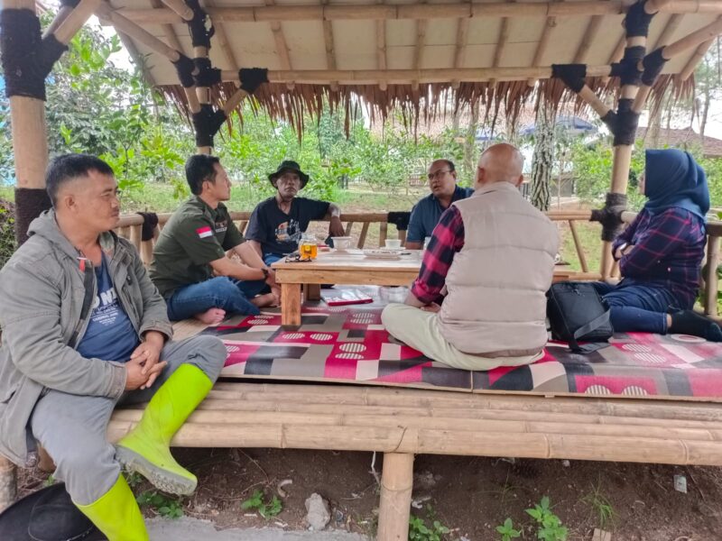 Perum Perhutani Kesatuan Pamangkuan Hutan (KPH) Garut dan CV Ardewin menggelar evaluasi kerja sama terkait pengembangan wisata di Petak 25B Resort Pamangkuan Hutan (RPH) Tarogong, Bagian Kesatuan Pamangkuan Hutan (BKPH).