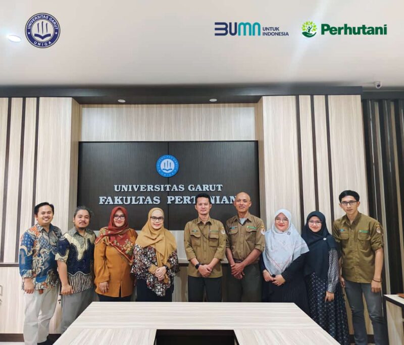Sebuah kolaborasi strategis terjadi antara Perhutani Kesatuan Pemangkuan Hutan (KPH) Garut dan Fakultas Pertanian Universitas Garut (UNIGA) dalam upaya memperkuat Nota Kesepahaman terkait pemanfaatan kawasan hutan dan rehabilitasi hutan. Koordinasi ini berlangsung di Gedung C Universitas Garut Selasa (14/11/2023)