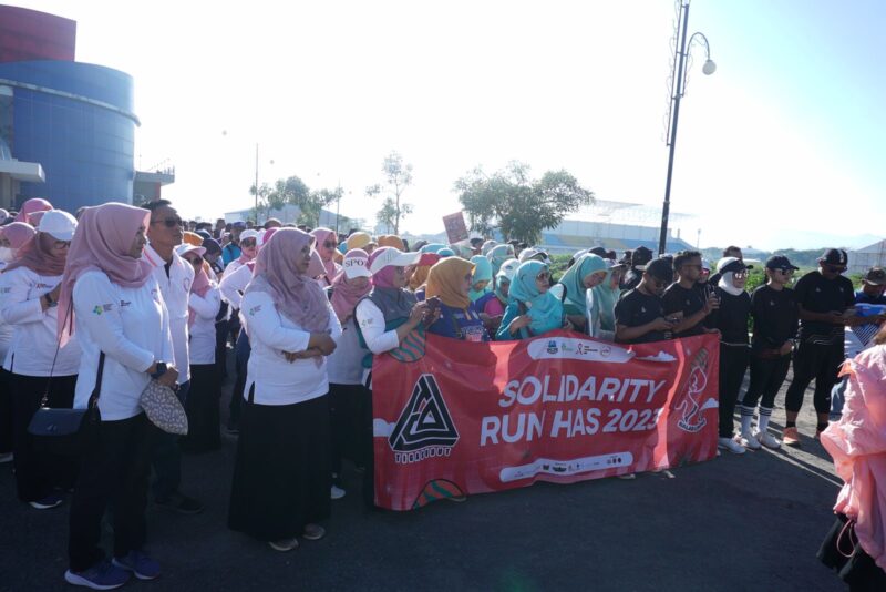 Pelaksanaan _Fun Run_ dalam rangka Hari AIDS Sedunia (HAS), berlangsung di Gedung _Art Centre_ Garut, Jalan Proklamasi, Kecamatan Tarogong Kidul, Kabupaten Garut, Rabu (13/12/2023). 