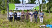 Hari Dies Natalis ke-25 Universitas Garut (Uniga) dirayakan dengan kegiatan penanaman pohon yang dilaksanakan oleh Perhutani Kesatuan Pemangkuan Hutan (KPH) Garut bersama Fakultas Pertanian (Faperta) Uniga. Aksi ini berlangsung di Kawasan Hutan Talaga Bodas, Rabu (13/12/2023)