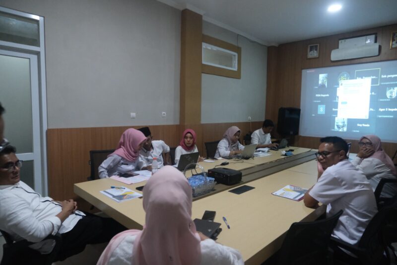 Pelaksanaan Forum Perangkat Daerah yang berlangsung di _Meeting Room_ Diskop UKM Garut, Jalan Terusan Pembangunan, Kecamatan Tarogong Kidul, Kabupaten Garut, Rabu (27/12/2023).