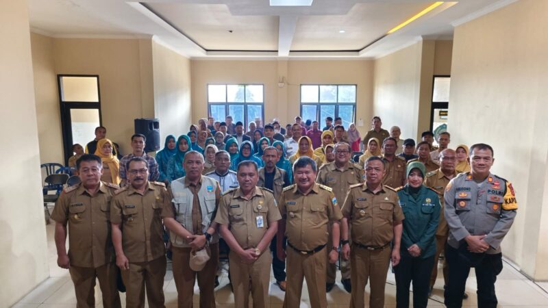 Kunjungan kerja Bupati Garut, Rudy Gunawan, ke Kantor Kecamatan Wanaraja, Kabupaten Garut, Senin (08/01/2023).