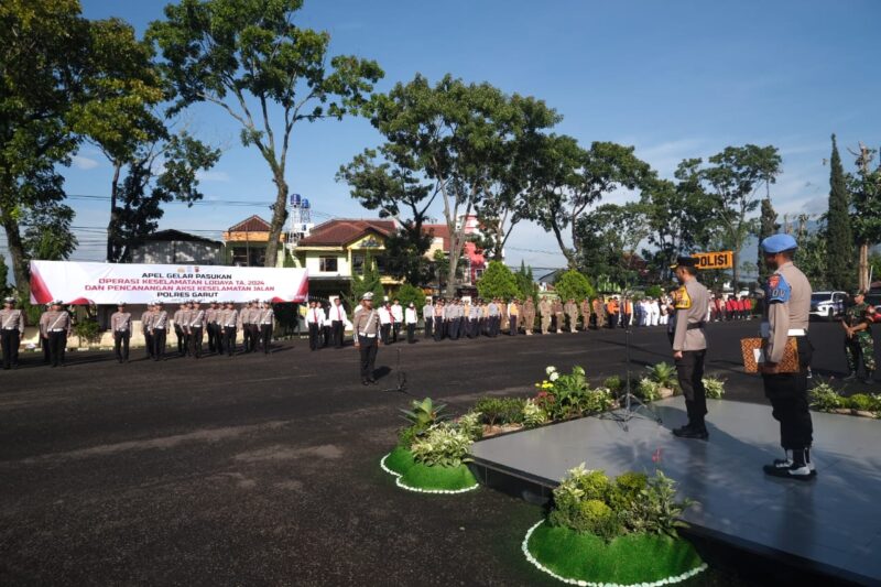 Gelar Apel Pasukan Operasi Keselamatan Lodaya Tahun Anggaran 2024 dan Pencanangan Aksi Keselamatan Jalan Polres Garut, di Markas Polres Garut, Jalan Raya Suci, Kecamatan Karangpawitan, Kabupaten Garut, Sabtu (2/3/2024).