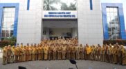 Pj. Bupati Garut memimpin apel pagi di lingkungan Disdukcapil Kabupaten Garut, berlokasi di Jalan Patriot, Kecamatan Tarogong Kidul, Kabupaten Garut, Senin (25/3/2024).