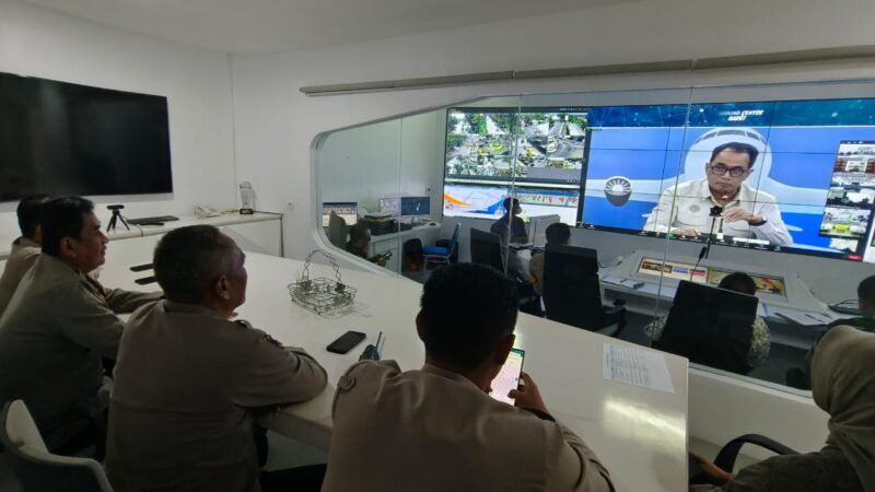 Pelaksanaan Rakor Persiapan Lebaran Tahun 2024/1445 Hijriah di Provinsi Jawa Barat secara dalam jaringan (daring) di Command Center Garut, Jalan Kabupaten, Kecamatan Garut Kota, Kabupaten Garut, Minggu (31/03/2024).