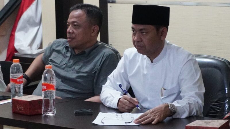Pelaksanaan Rapat Persiapan Pemberangkatan Jemaah Haji Tahun 1445 H/2024 M yang berlangsung di Aula Kantor Kemenag Kabupaten Garut, Jalan Terusan Pahlawan, Kecamatan Tarogong Kidul, Kabupaten Garut, Selasa (23/4/2024).