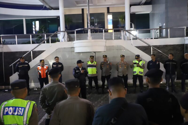 Malam ini, Minggu (16/6/2024), dilanjutkan dengan patroli dalam rangka pemantauan malam takbiran menjelang perayaan iduladha 1445 hijriah di wilayah perkotaan.