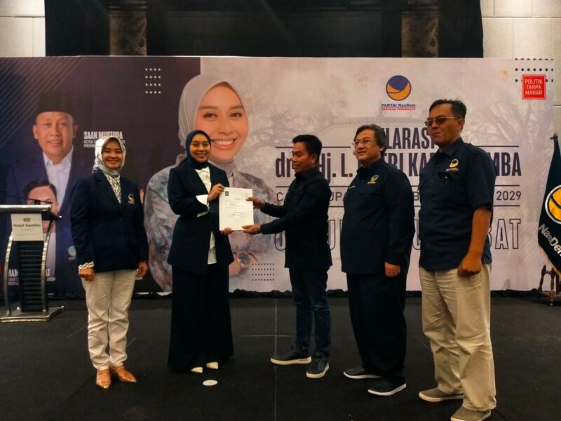 Dewan Pimpinan Daerah (DPD) Partai Nasdem Kabupaten Garut, secara resmi mendeklarasikan dukungannya kepada Luthfianisa Putri Karlina sebagai calon bupati dan wakil bupati pada Pilkada Garut 2024. Deklarasi dilaksanakan di Hotel Santika Garut, Minggu (7/7/2024).