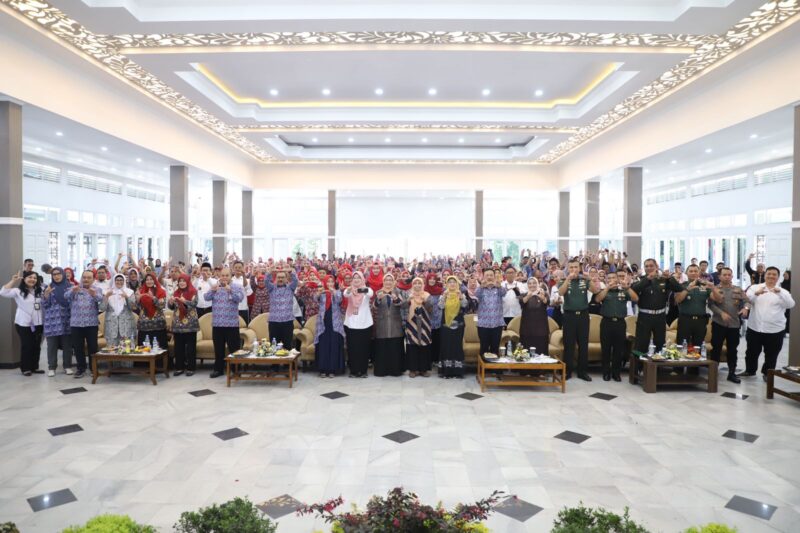 Pelaksanaan Hari Keluarga Nasional (HARGANAS) ke-31 dan Hari Anak Nasional (HAN) ke-40 tingkat Kabupaten Garut yang berlangsung di Gedung Pendopo, Kecamatan Garut Kota, Kabupaten Garut, Rabu (7/8/2024).