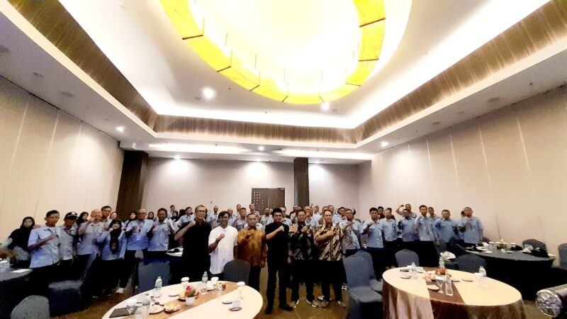 Perusahaan Daerah Air Minum (PDAM) Tirta Intan Kabupaten Garut terus meningkatkan kualitas pelayanan mereka, terutama menjelang musim kemarau yang kerap membawa tantangan terkait pasokan air bersih. Hari ini, PDAM Tirta Intan mengadakan kegiatan pembinaan dan pengarahan khusus bagi pegawai untuk memastikan kesiapan optimal dalam menghadapi musim kering yang akan datang.