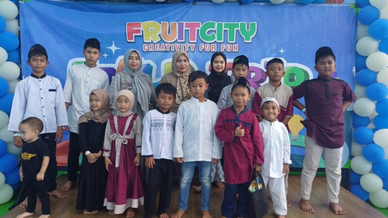 Dalam rangka memperingati Hari Pahlawan Nasional pada tanggal 10 November 2024, Informa City Mall Garut menggandeng Yayasan Pendidikan Islam (YPI) Al Usman Sucinaraja Garut mengadakan santunan anak yatim piatu berupa bingkisan, uang, dan paket makanan dengan tema “ Integrity Is The Key To Success”. Minggu (10/11/2024).