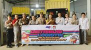 Menjelang Pilkada serentak 2024, Komisi Pemilihan Umum (KPU) Kabupaten Garut melakukan langkah strategis dalam pendistribusian logistik pemilu dengan menggandeng JNE, perusahaan ekspedisi terkemuka. Kerjasama ini diharapkan dapat memastikan seluruh logistik Pilkada seperti surat suara dan bilik suara tiba di Tempat Pemungutan Suara (TPS) dengan aman dan tepat waktu.