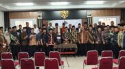 Menjelang Pemilihan Kepala Daerah (Pilkada) 2024, Forum Kerukunan Umat Beragama (FKUB) Kabupaten Garut menggelar dialog lintas agama. Kegiatan ini menjadi wujud nyata kolaborasi moderasi beragama dan kewaspadaan dini dalam menjaga stabilitas wilayah. 