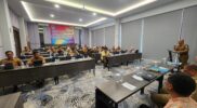 Sekretaris Daerah (Sekda) Kabupaten Garut, Nurdin Yana, membuka secara resmi _High Level Meeting_ Tim Pengendalian Inflasi Daerah (TPID) yang berlangsung di Ballroom Hotel Harmoni, Jalan Cipanas Baru, Kecamatan Tarogong Kaler, Kabupaten Garut, Senin (23/12/2024).