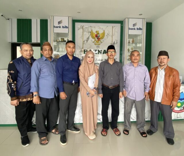 Mediasi perdamaian dalam pengunduran diri amil pelaksana pada Baznas Kabupaten Garut telah berhasil mencapai kesepakatan yang berlangsung di Kantor Baznas Kabupaten Garut, Selasa (31/12/2024).