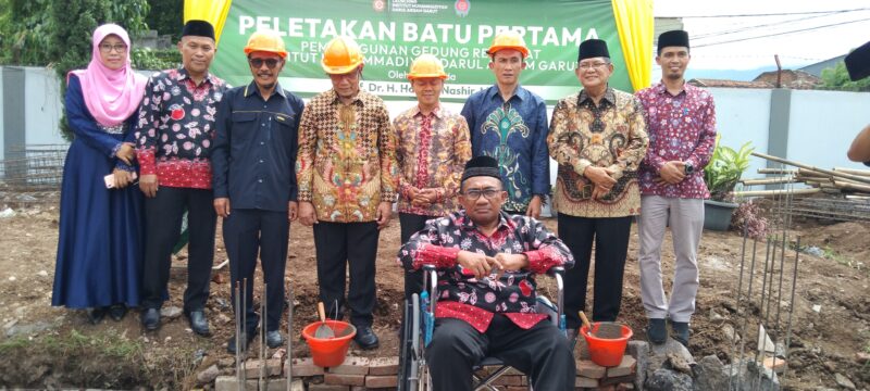 Muhammadiyah Kabupaten Garut merayakan momen penting pada akhir tahun 2024 dengan suksesnya alih bentuk Sekolah Tinggi Darul Arqom (STAI) Muhammadiyah Garut menjadi Institut Muhammadiyah Darul Arqom (IMDA) Muhammadiyah Garut.