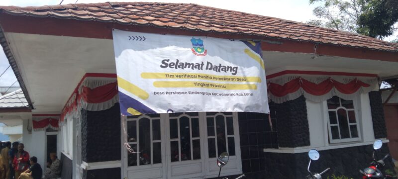 Harapan warga Desa Sindangratu, Kecamatan Wanaraja, Kabupaten Garut untuk segera mekar menjadi dua desa semakin nyata. Tim verifikasi dari Pemerintah Provinsi Jawa Barat telah melakukan peninjauan langsung ke lokasi pada Selasa (18/02), menandai langkah krusial dalam proses pemekaran yang telah lama diusulkan.