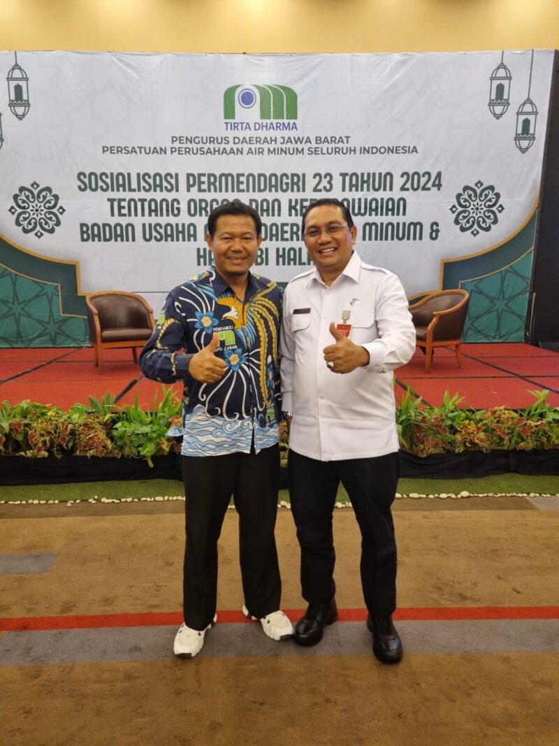 Setelah melaksanakan apel dan rapat koordinasi kinerja di Cabang Cilawu pada Rabu pagi (16/4), jajaran Direksi dan beberapa kepala bagian dari PDAM langsung tancap gas menghadiri acara penting di Hotel Horison, Bekasi. Acara tersebut adalah Sosialisasi Permendagri Nomor 23 Tahun 2024 tentang Organ dan Kepegawaian Badan Usaha Milik Daerah Air Minum, yang berlangsung selama dua hari, 16–17 April 2025.