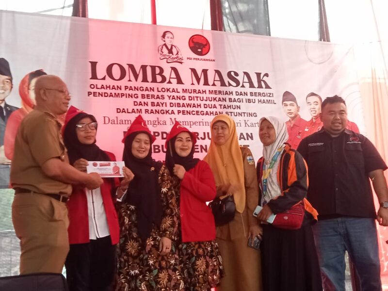 Sekertaris Daerah Kabupaten Garut H Nurdin Yana mengapresiasi kegiatan yang diselenggarakan DPC PDI Perjuangan Lomba masak dan Donor Darah dalam rangka Hari Kartini