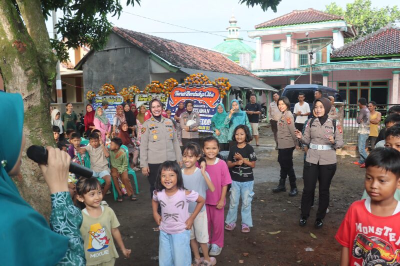 Sebagai bentuk kepedulian terhadap kondisi psikologis masyarakat pasca insiden pemusnahan amunisi di Kampung Cimerak, Desa Sagara, Kecamatan Cibalong, Polres Garut meluncurkan Tim Trauma Healing yang difokuskan kepada anak-anak di wilayah terdampak. Kamis (15/05/2025)