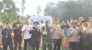 Polres Garut menggelar kegiatan Panen Raya Jagung Serentak Kuartal II di Kampung Cileungsi, Desa Pasawahan, Kecamatan Tarogong Kaler, Kabupaten Garut, Kamis (05/06/2025). 