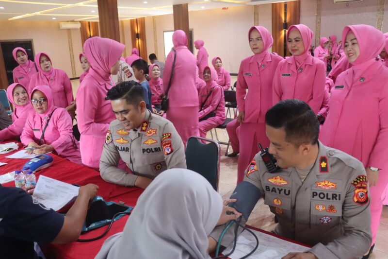 Dalam rangka memperingati Hari Ulang Tahun Bhayangkara ke-79, Polres Garut menggelar kegiatan Bakti Kesehatan Donor Darah yang berlangsung pada hari Rabu, 25 Juni 2025, mulai pukul 08.00 WIB di Aula Mumun Surachman, Mapolres Garut.