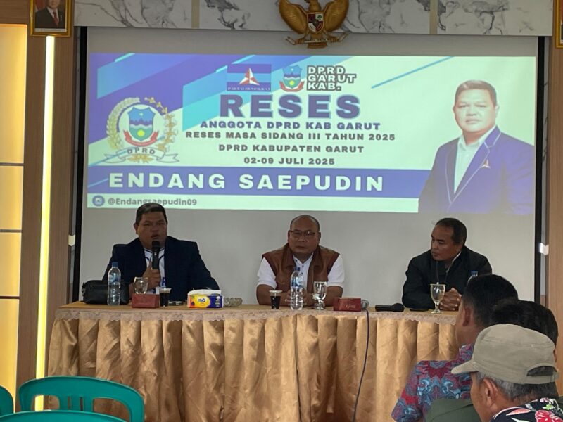 Kampung Garawangsa di Desa Sindang Prabu, Kecamatan Sucinaraja, mendadak ramai. Kedatangan Anggota DPRD Garut dari Fraksi Demokrat Endang Saepudin dalam agenda reses masa sidang III disambut antusias kepala desa, tokoh masyarakat, Karang Taruna, BPD, aparatur desa, dan puluhan warga.