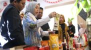 Wakil Bupati Garut, Putri Karlina, hadir langsung dalam kegiatan Kurasi Produk Industri Kecil Menengah (IKM) yang digelar di Aula Dinas Perindustrian, Perdagangan, Energi, dan Sumber Daya Mineral (Disperindag ESDM) Kabupaten Garut.
