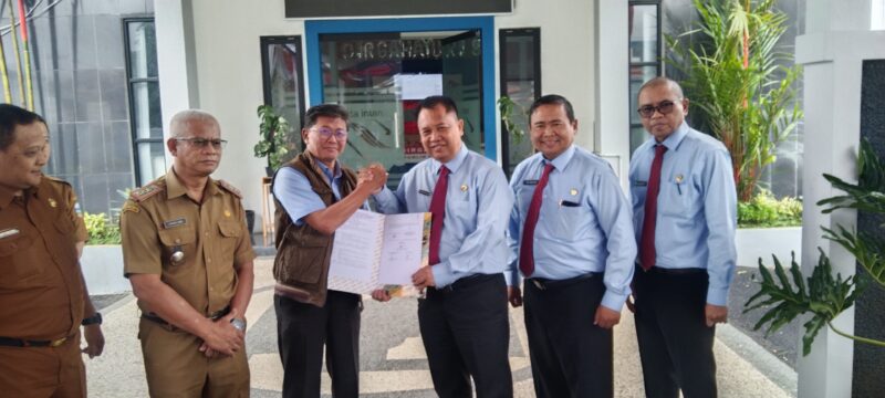 Perusahaan Daerah Air Minum (PDAM) Tirta Intan Garut menggelar serah terima jabatan (sertijab) dua Direksi baru pada Selasa (19/8/2025). Momen ini menjadi langkah penting dalam memperkuat manajemen perusahaan, khususnya dalam meningkatkan kualitas pelayanan air bersih untuk masyarakat Garut.