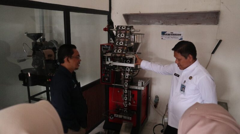 Lembaga Pemasyarakatan (Lapas) Kelas IIA Garut menerima kunjungan supervisi dari Politeknik Kesejahteraan Sosial (Polteksos) Bandung Program Studi Rehabilitasi Sosial pada [tanggal kegiatan]. Kunjungan ini menjadi bagian penting dari praktik kerja lapangan (PKL) mahasiswa Polteksos yang tengah ditempatkan di Lapas Garut.