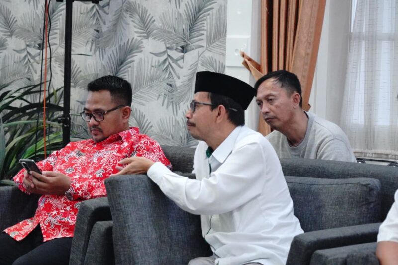 Badan Amil Zakat Nasional (Baznas) Kabupaten Garut menegaskan komitmennya untuk memperkuat kolaborasi bersama Pemerintah Kabupaten (Pemkab) Garut dalam upaya menanggulangi kemiskinan.