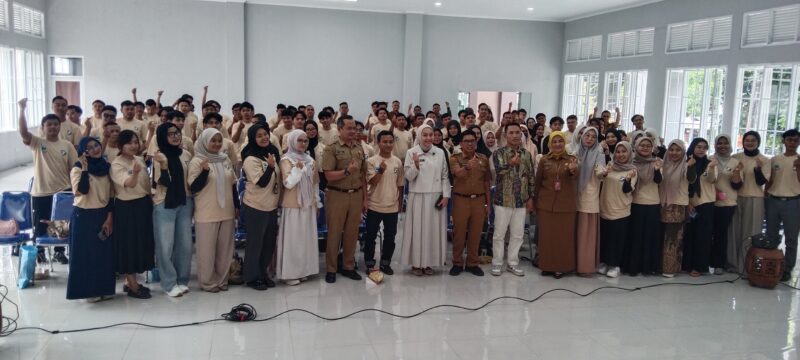 Pemerintah Kabupaten Garut terus mendorong lahirnya generasi muda yang kreatif dan mandiri dalam bidang usaha. Melalui program Pelatihan Kewirausahaan Pemuda Tahun 2025, Wakil Bupati Garut, Putri Karlina, menegaskan bahwa pemuda harus menjadi motor penggerak ekonomi kreatif di masa depan.